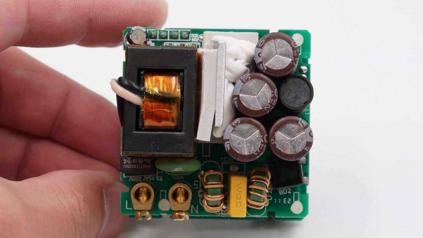 Disassembly report: NVC NVC 65W 1A1C fast charging 86 panel N25-Charging Head Network